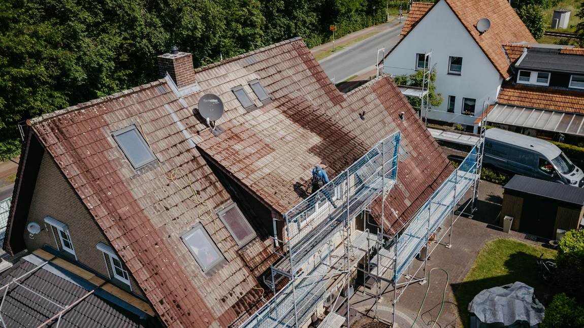 Dach vorher – verwittert