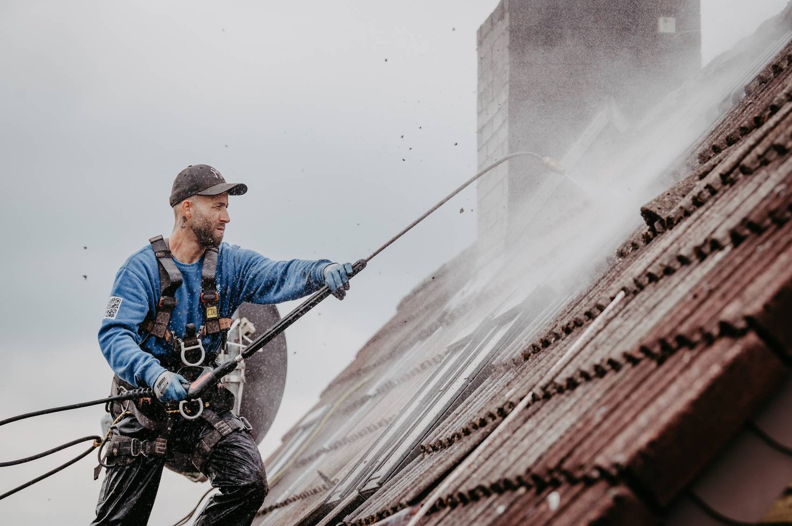 Dachreinigung durch Bautenschutz Surmann